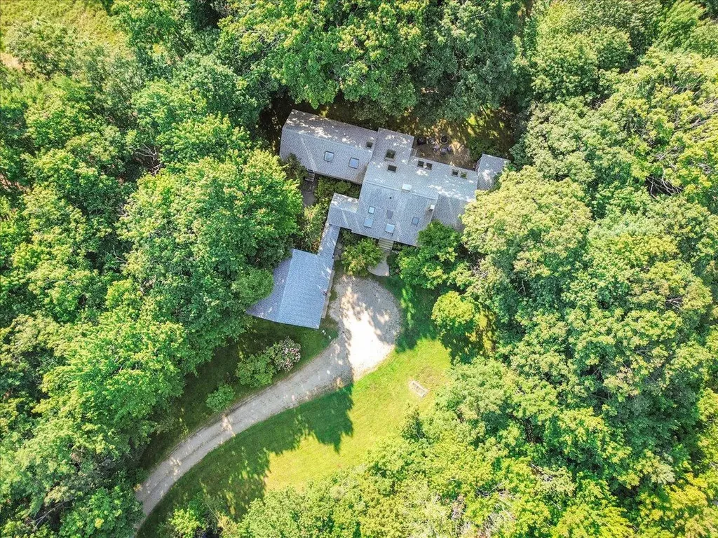 29 Penny Lane Blue Hill ME 04614
