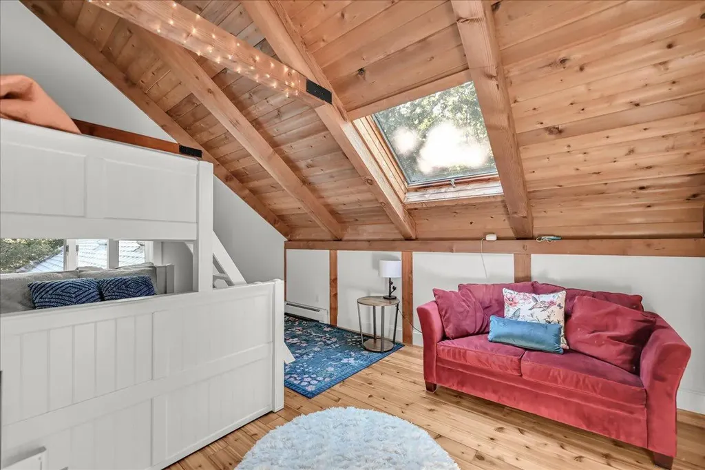 29 Penny Lane Blue Hill ME 04614