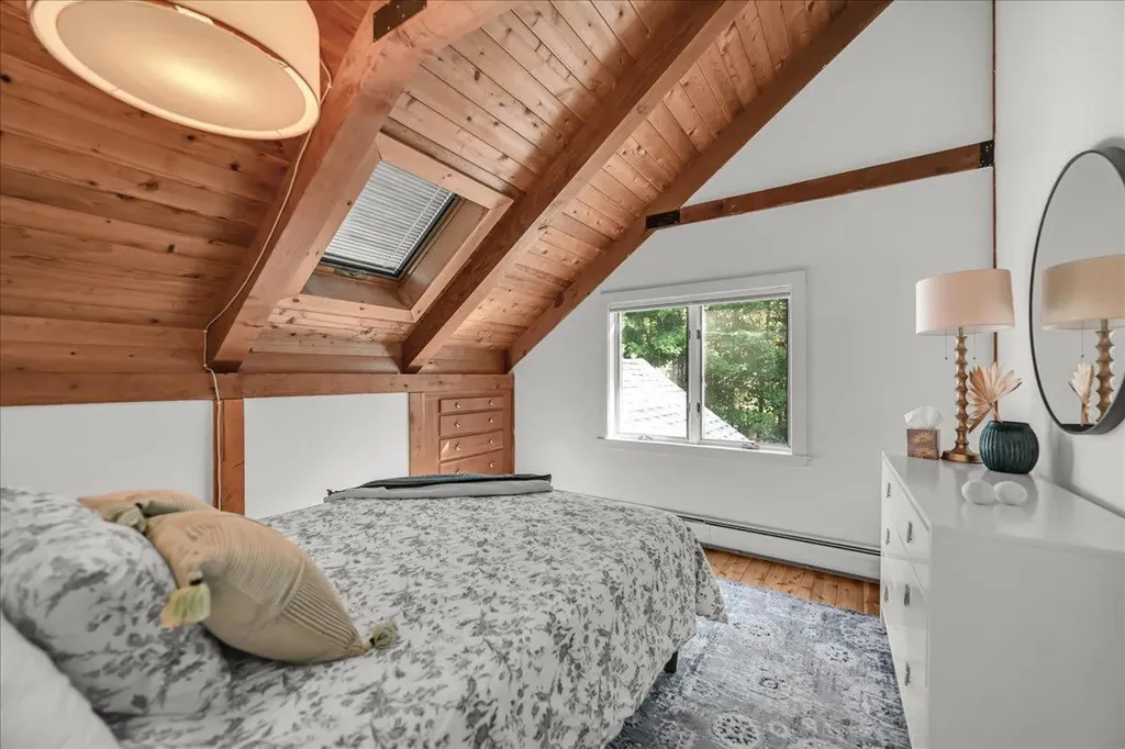29 Penny Lane Blue Hill ME 04614