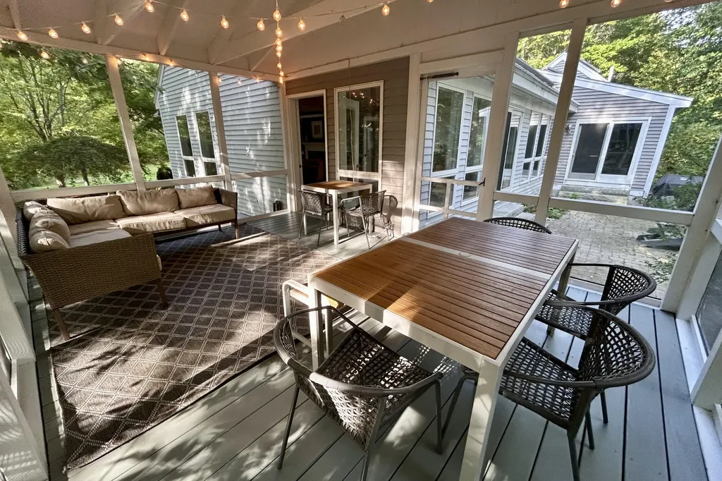 29 Penny Lane Blue Hill ME 04614