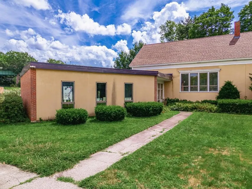 2 Howard Street Augusta ME 04330