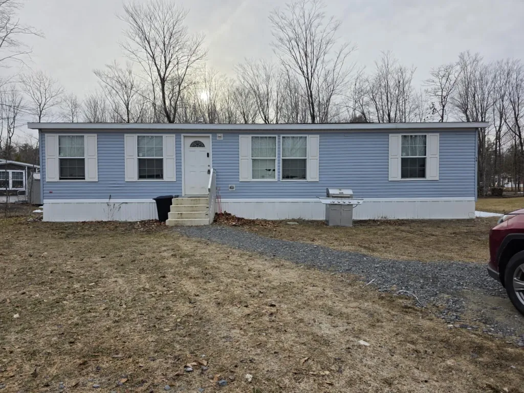 54 S Greenridge Heights Oakland ME 04963