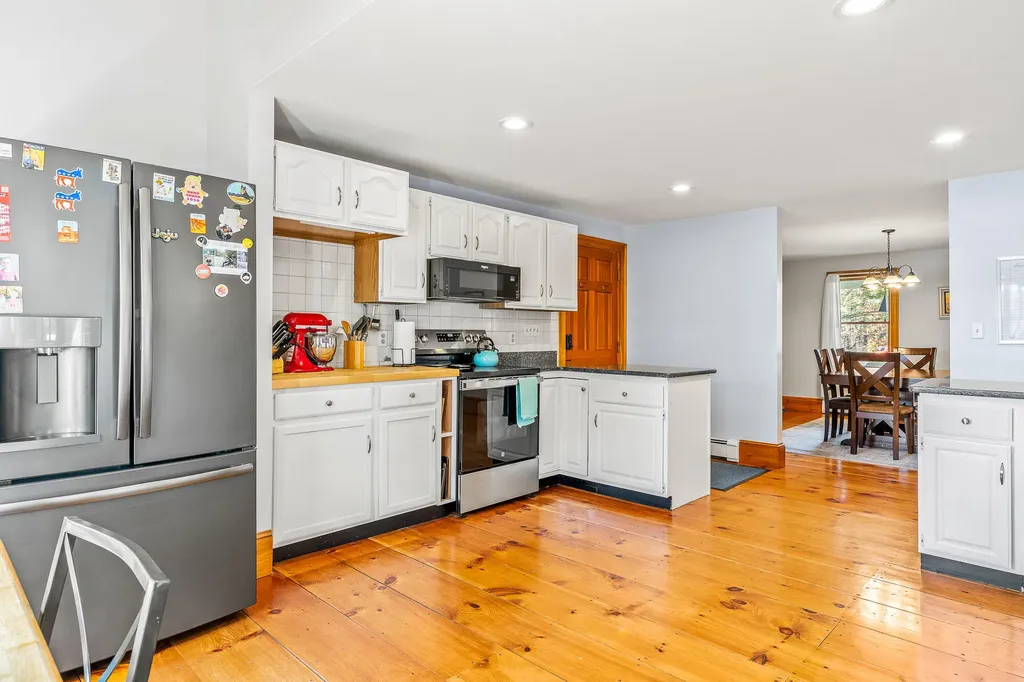 12 Foxtail Drive York ME 03909
