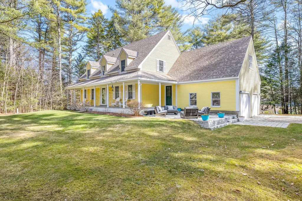 12 Foxtail Drive York ME 03909