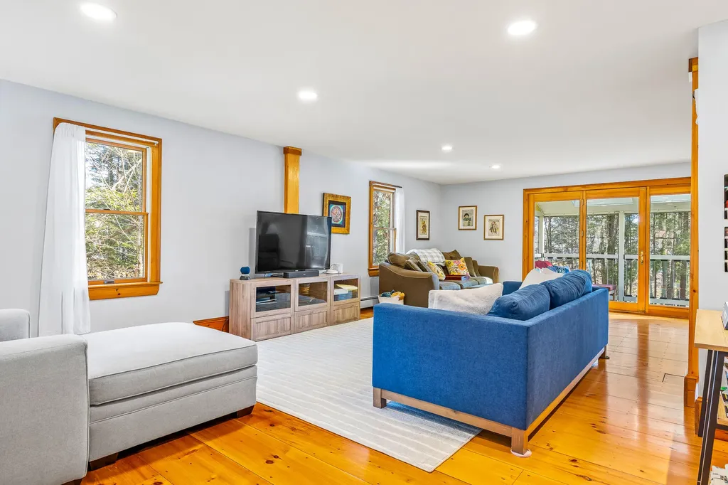 12 Foxtail Drive York ME 03909