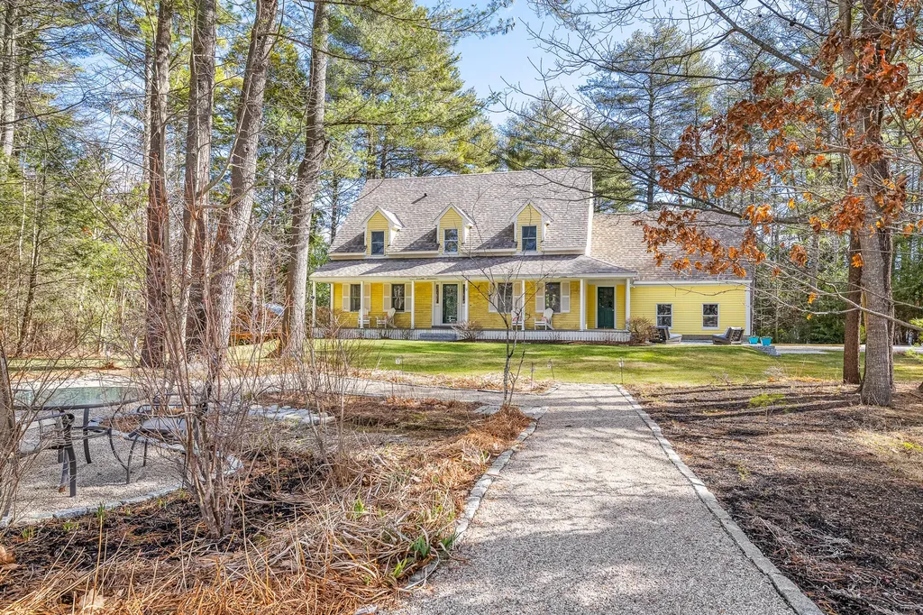 12 Foxtail Drive York ME 03909