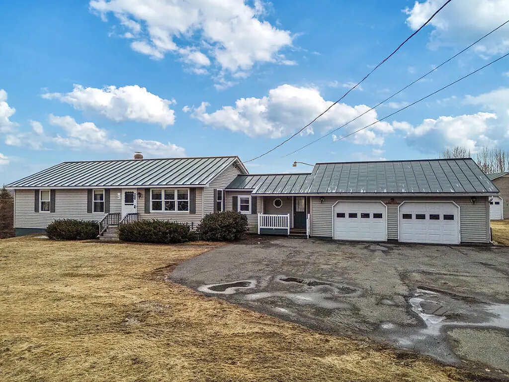372 Belgrade Road Oakland ME 04963