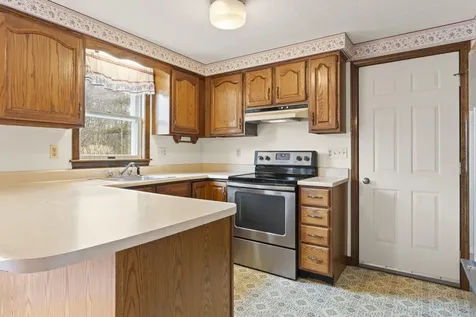 49 Old Carriage Road Auburn ME 04210