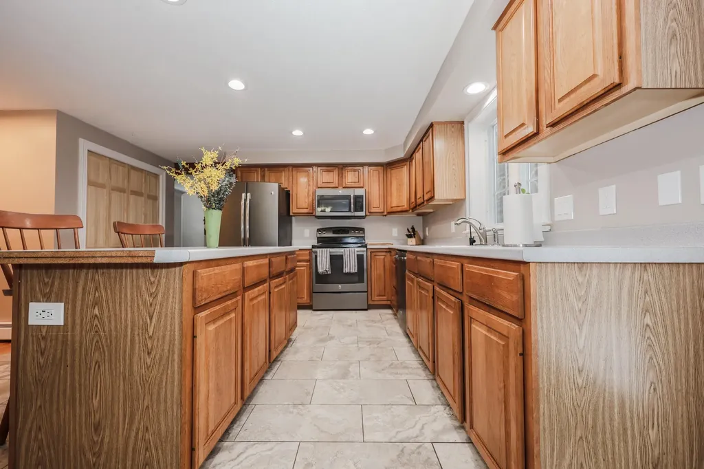 2 Deer Run Circle Arundel ME 04046