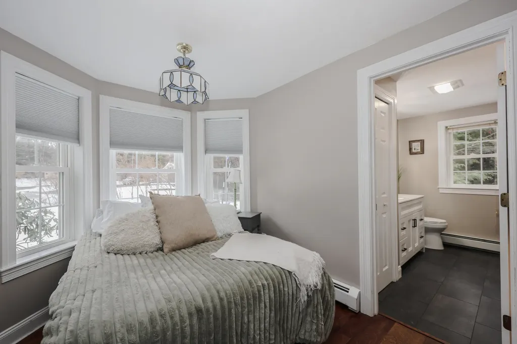 2 Deer Run Circle Arundel ME 04046