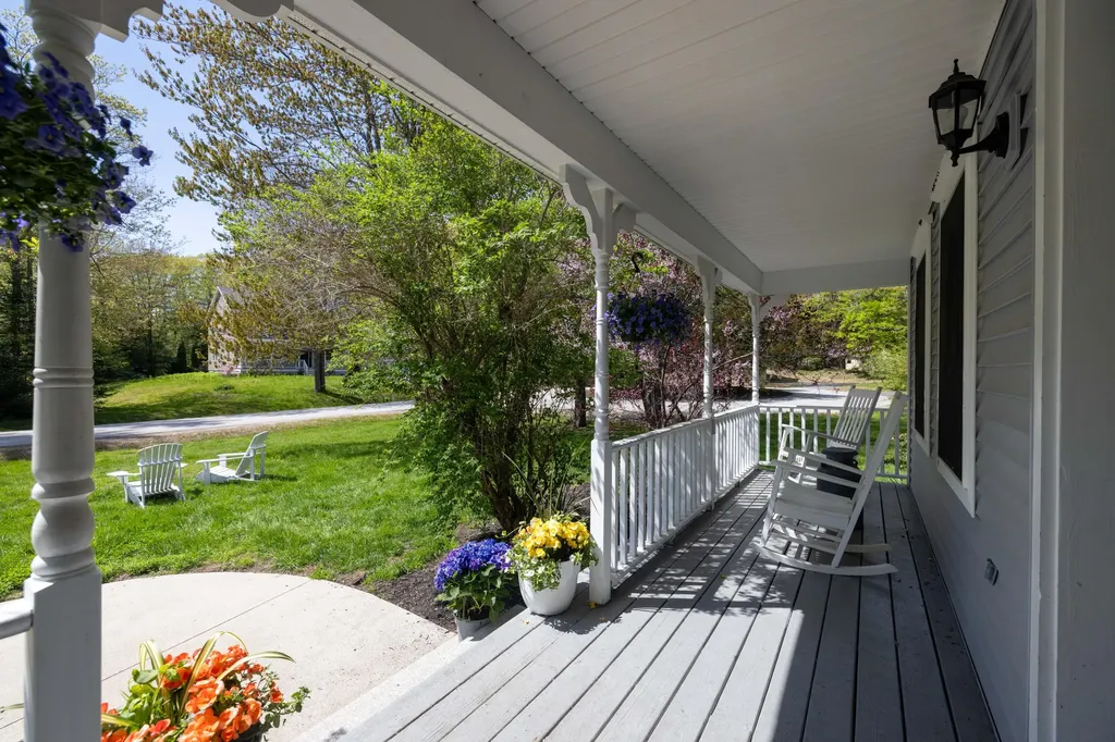 2 Deer Run Circle Arundel ME 04046