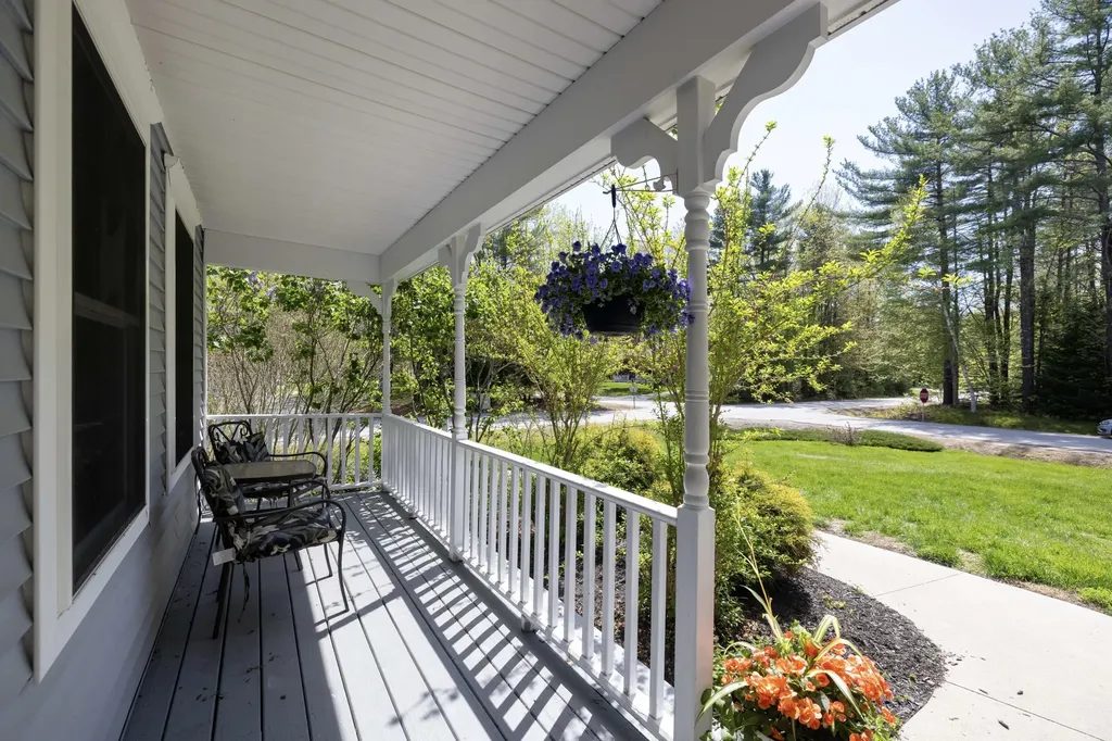 2 Deer Run Circle Arundel ME 04046