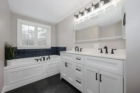 2 Deer Run Circle Arundel ME 04046
