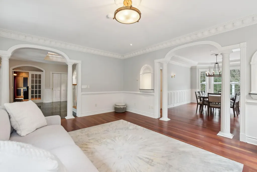 13 Streamwood Lane Falmouth ME 04105