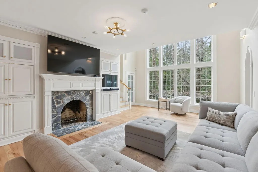 13 Streamwood Lane Falmouth ME 04105
