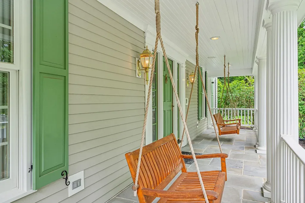 13 Streamwood Lane Falmouth ME 04105