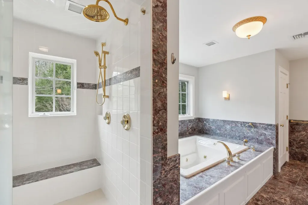 13 Streamwood Lane Falmouth ME 04105