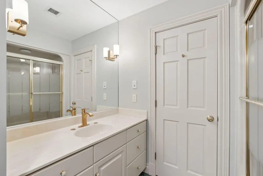 13 Streamwood Lane Falmouth ME 04105
