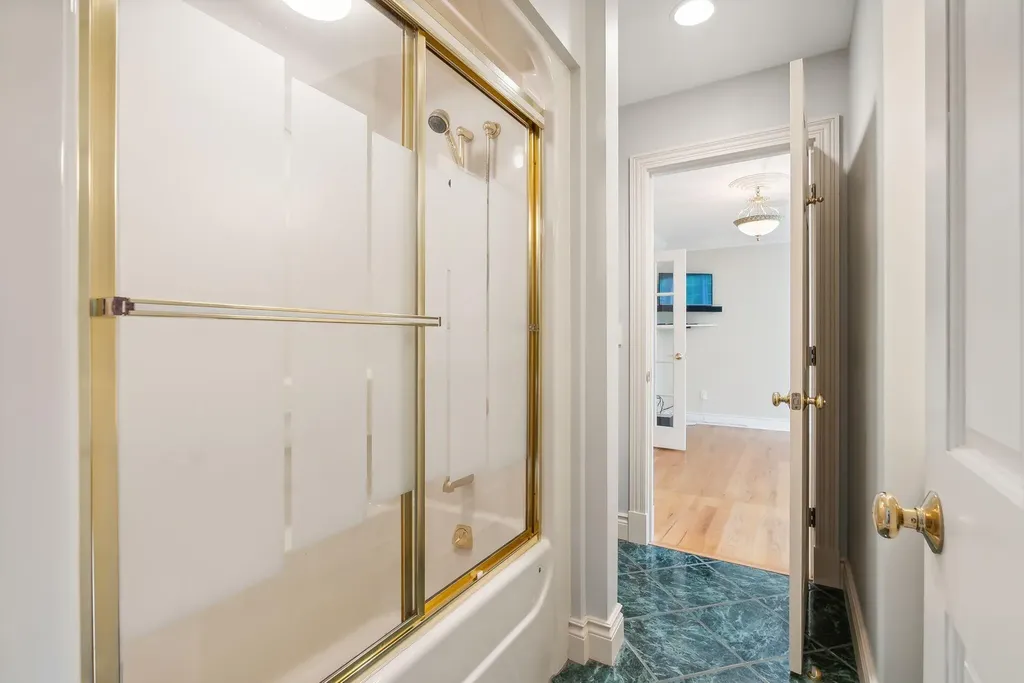 13 Streamwood Lane Falmouth ME 04105