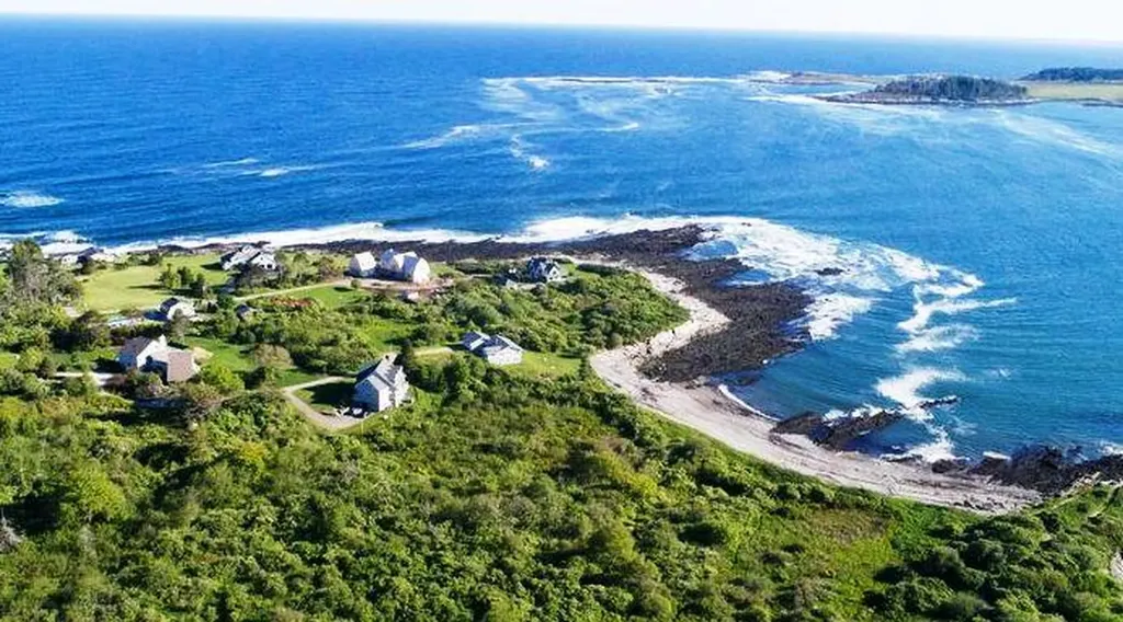 24 Mckenney Point Road Cape Elizabeth ME 04107