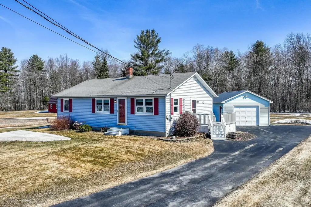 961 Hinckley Road Clinton ME 04927
