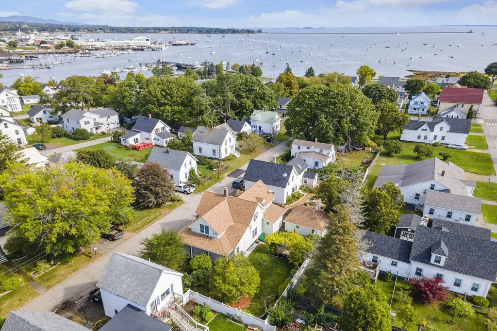 30 Linden Street Rockland ME 04841