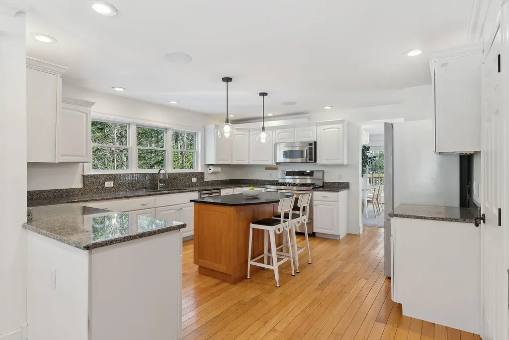 15 Kirkwood Road Scarborough ME 04074