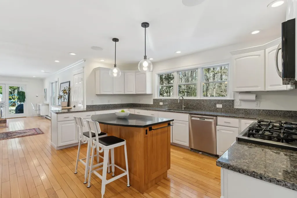 15 Kirkwood Road Scarborough ME 04074