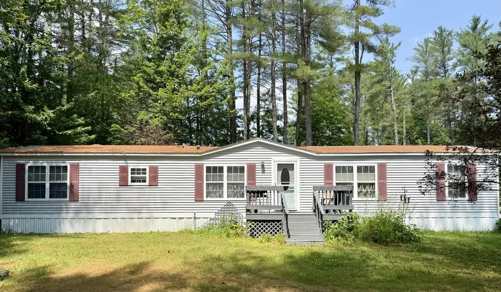63 Creesy Street Palmyra ME 04965