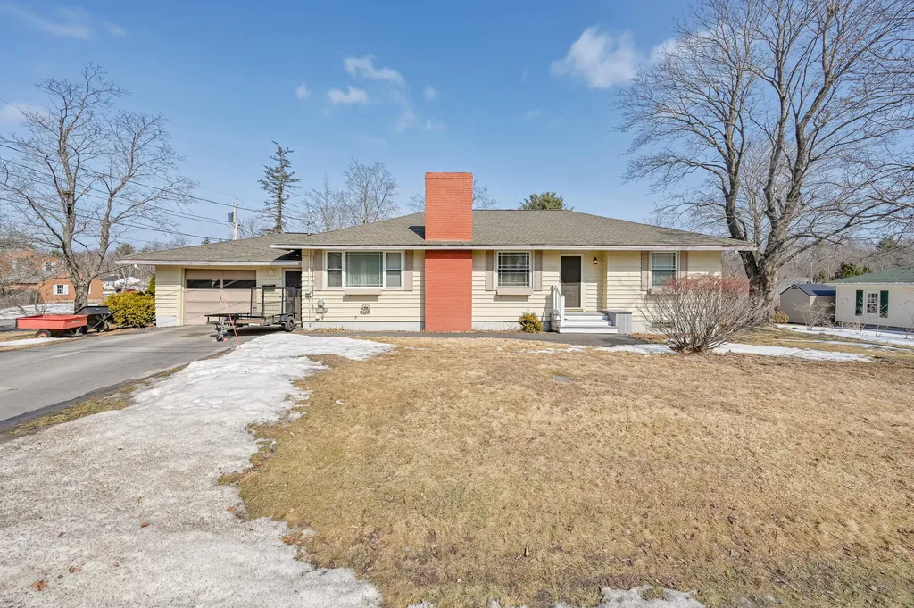 9 Glen Avenue Waterville ME 04901