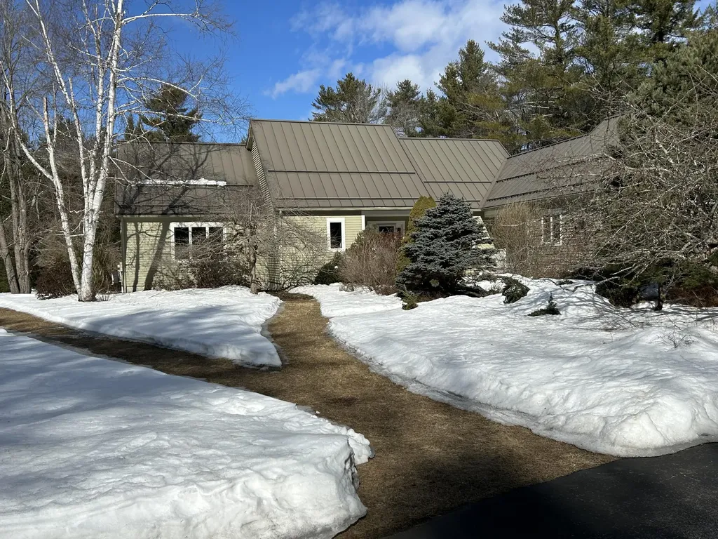 40 Woodland Road Pownal ME 04069