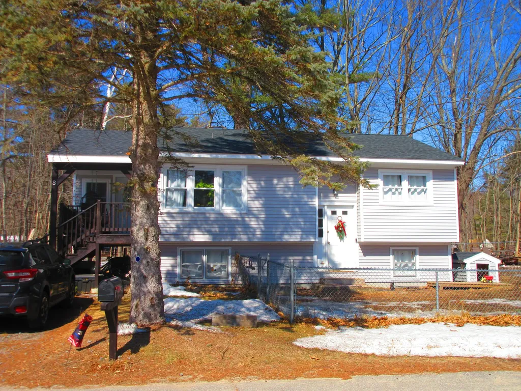 8 Emery Circle Buxton ME 04093
