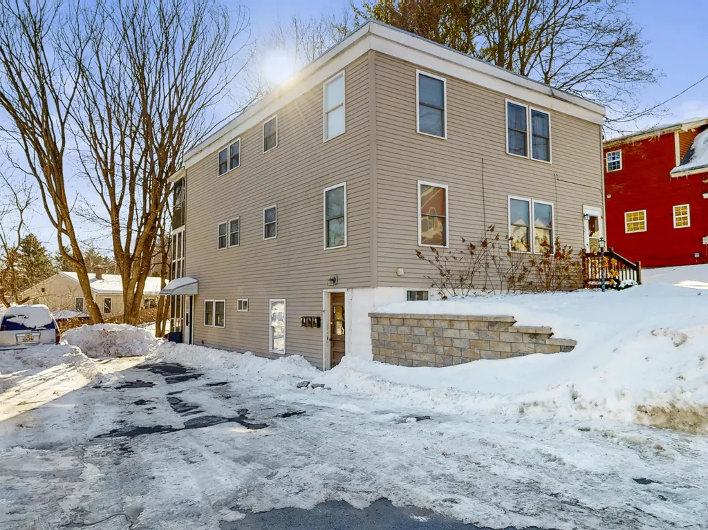 37 King Avenue Lewiston ME 04240