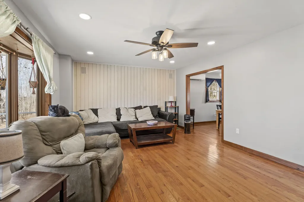 130 Old Union Road Washington ME 04574
