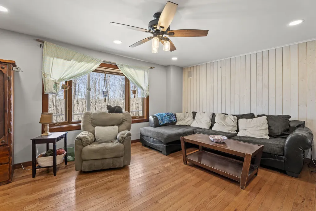 130 Old Union Road Washington ME 04574