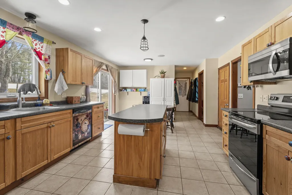 130 Old Union Road Washington ME 04574