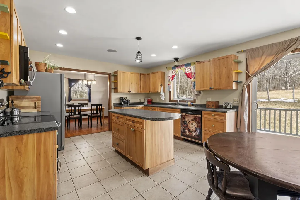 130 Old Union Road Washington ME 04574