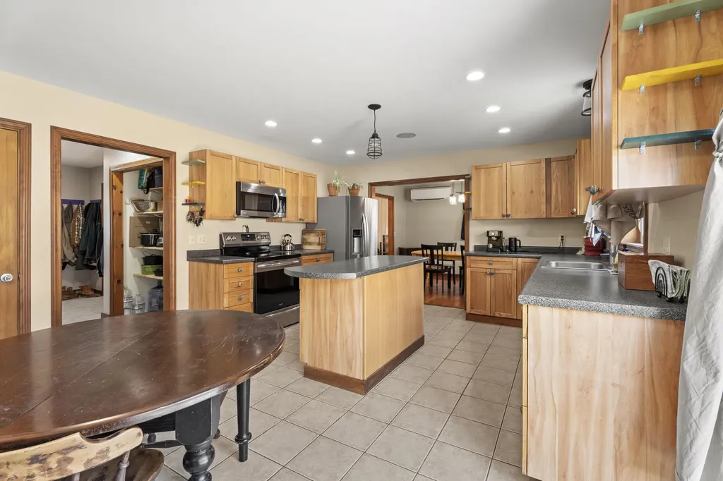 130 Old Union Road Washington ME 04574