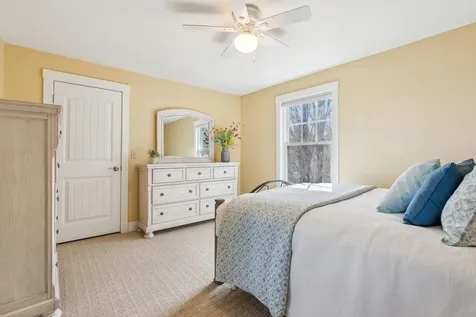 12 Cleaves Farm Road Falmouth ME 04105