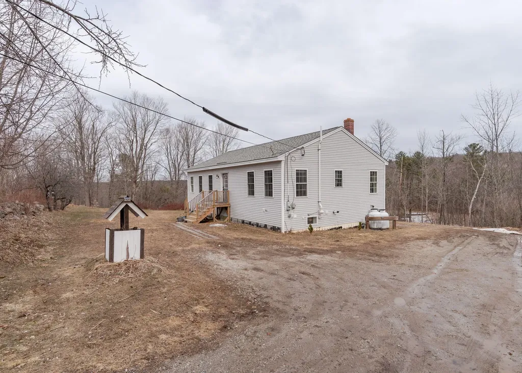 333 N Raymond Road Raymond ME 04071