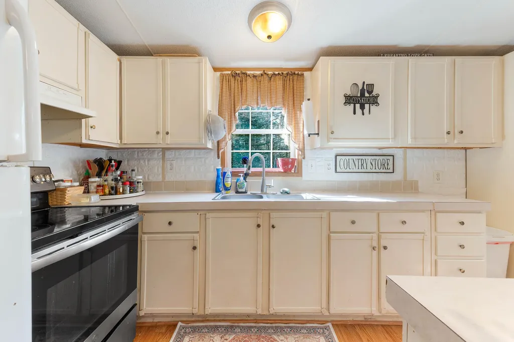 3 Balsam Drive Boothbay ME 04537