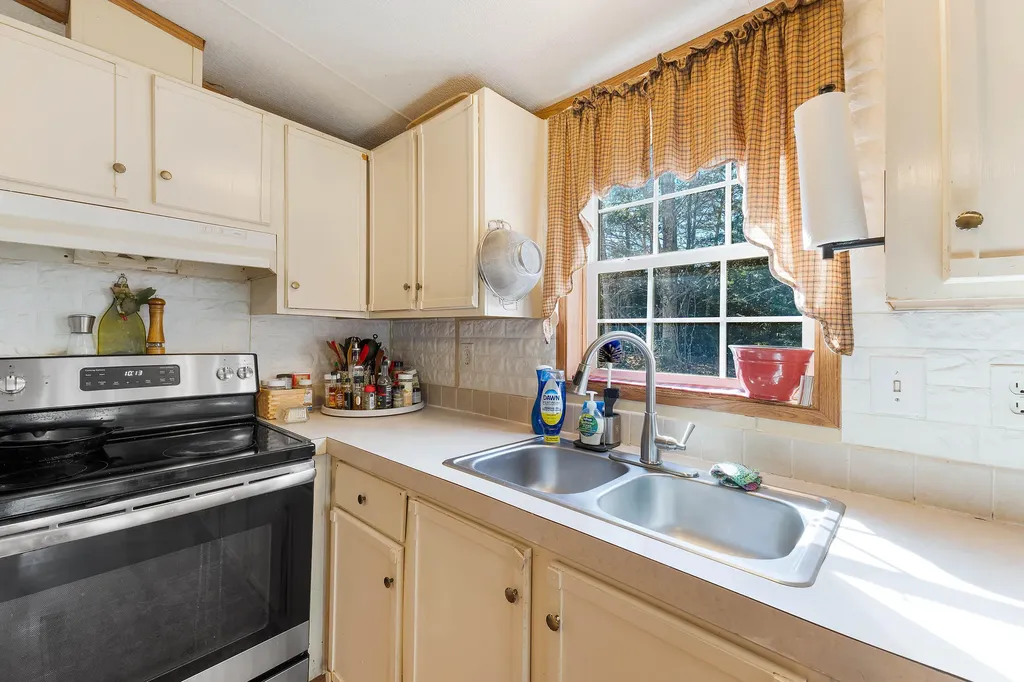 3 Balsam Drive Boothbay ME 04537