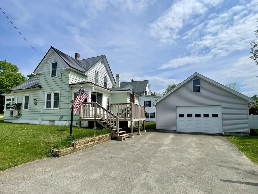 210 Maine Avenue Millinocket ME 04462