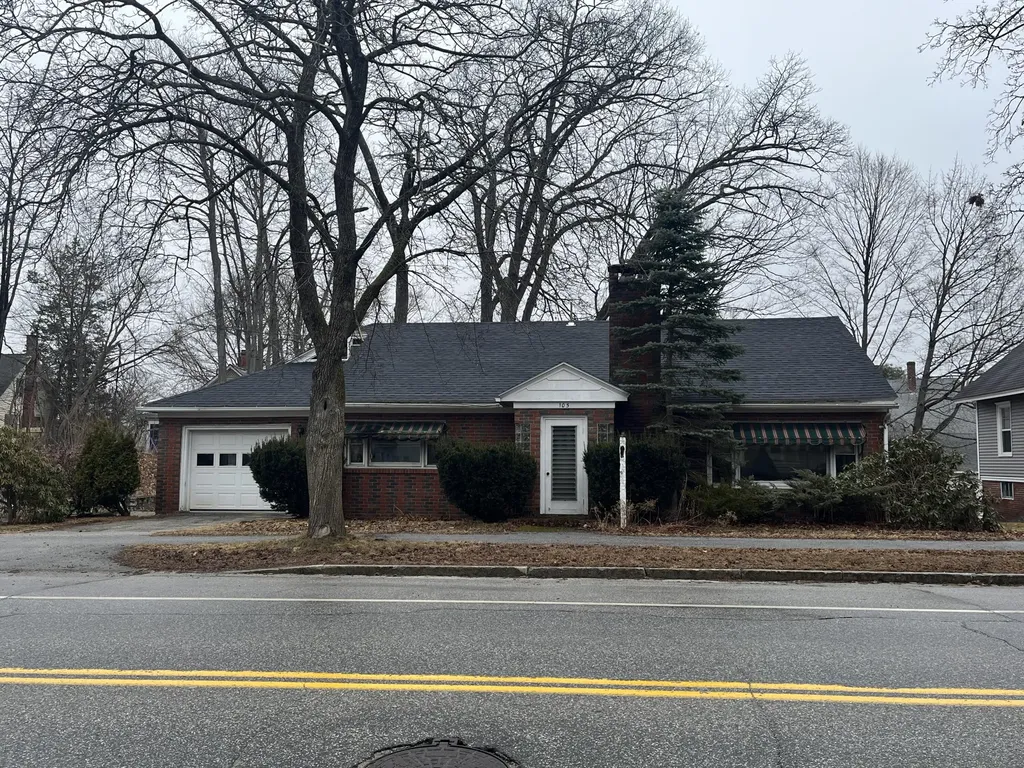 105 Gamage Avenue Auburn ME 04210
