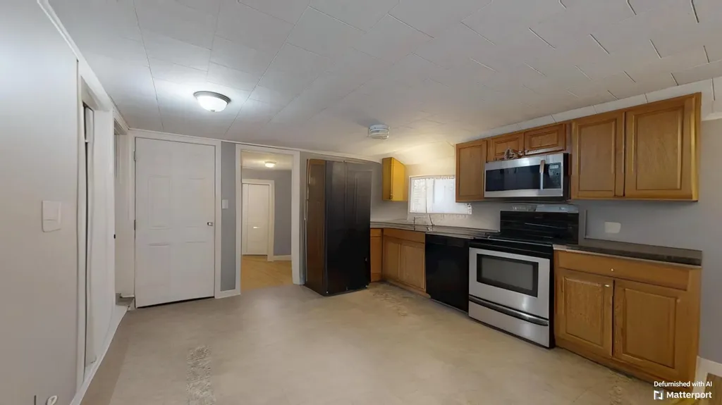188 N Raymond Road Raymond ME 04071