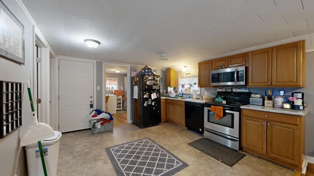 188 N Raymond Road Raymond ME 04071