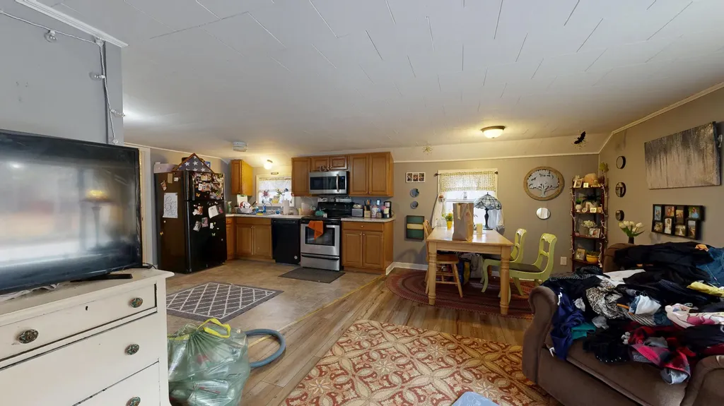 188 N Raymond Road Raymond ME 04071