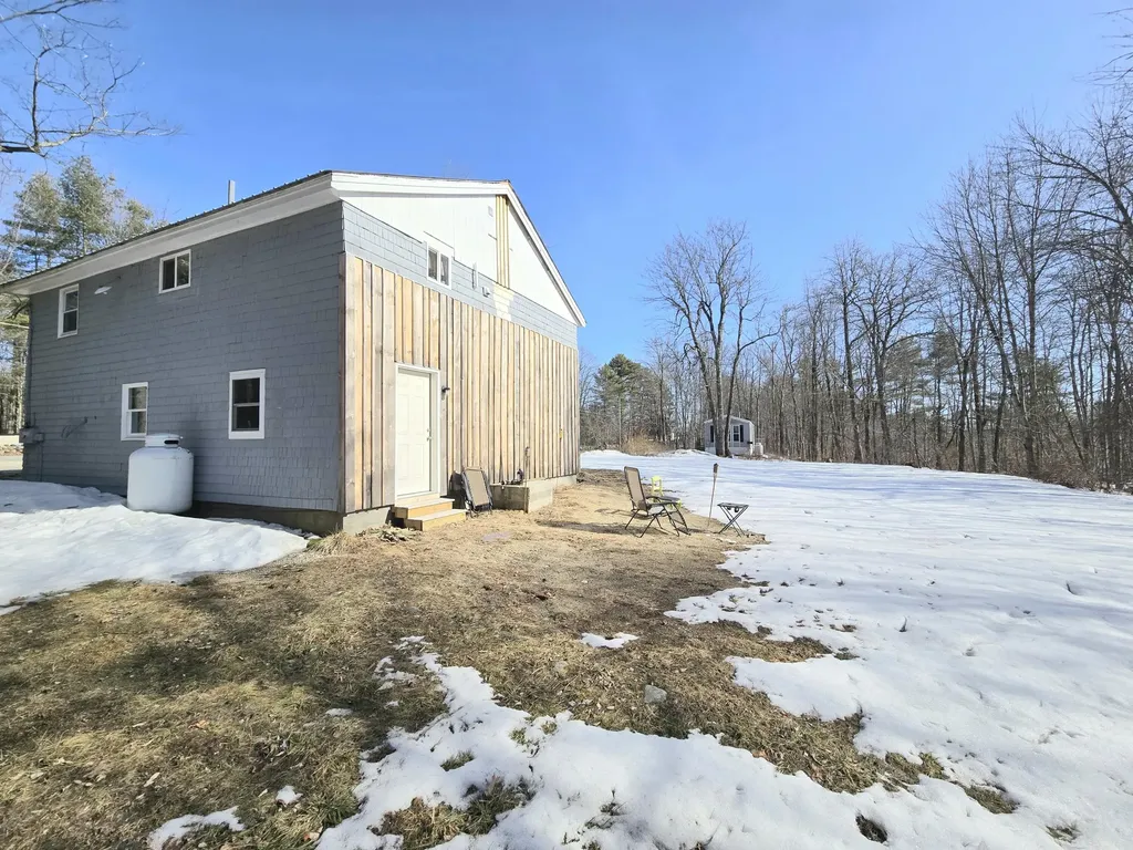 188 N Raymond Road Raymond ME 04071