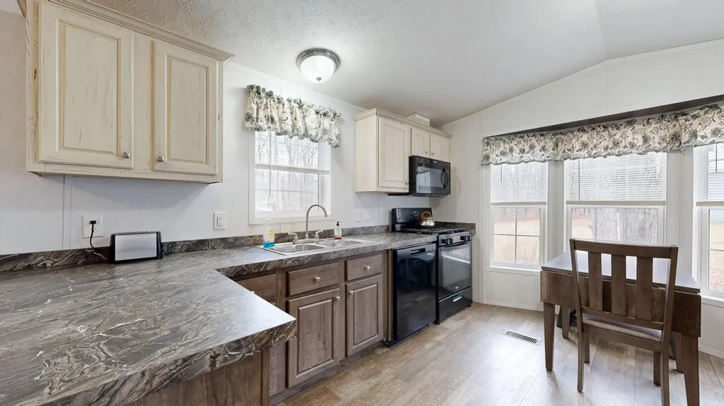188 N Raymond Road Raymond ME 04071