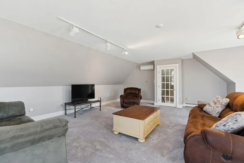 2 Muirfield Road Falmouth ME 04105